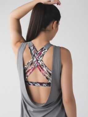 Lululemon Gray Multicolor Strappy Back Athletic Tank Top Built-in Bra Cowl Back